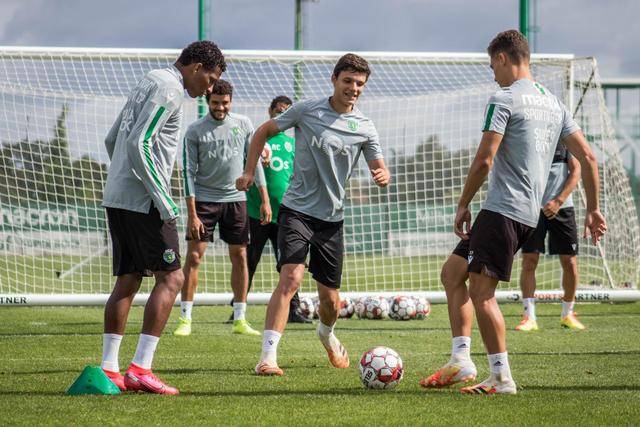 维尼修斯代表皇马40场欧冠 打进22球送出18记助攻